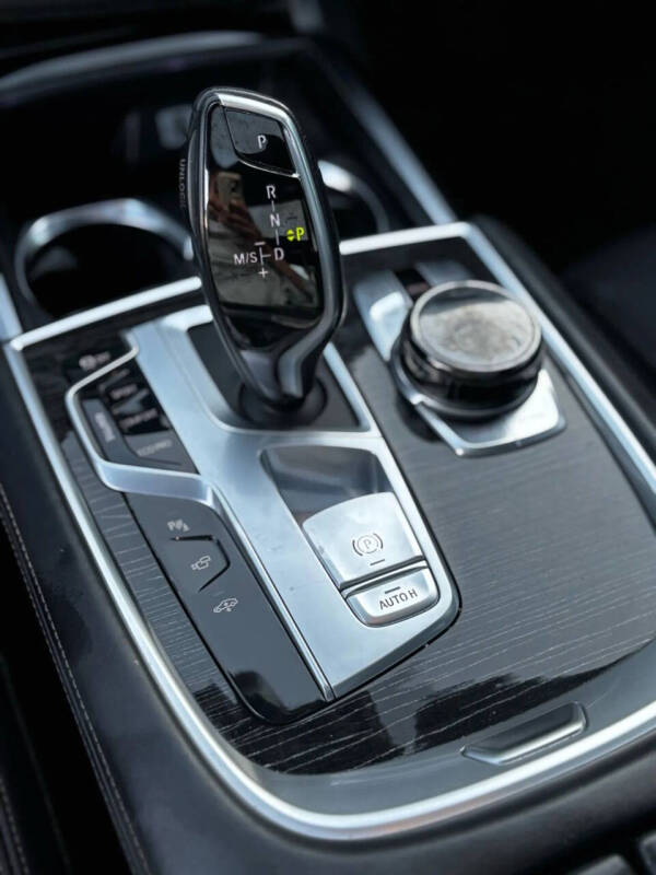 2017 BMW 7 Series 750i