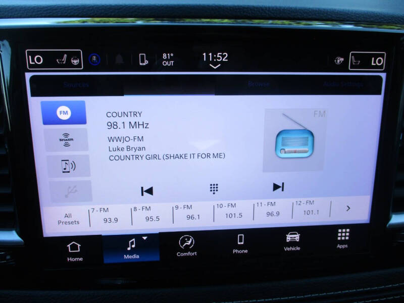 2023 Chrysler Pacifica Plug-In Hybrid Touring L