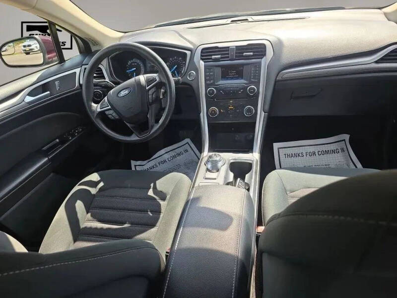 2017 Ford Fusion SE