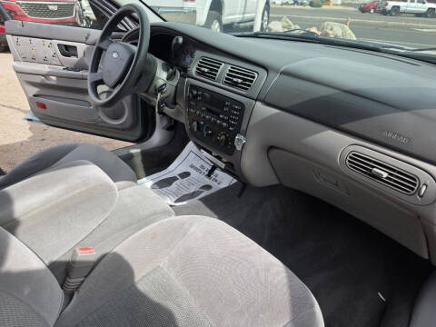 2006 Ford Taurus SE