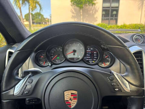 2014 Porsche Cayenne GTS