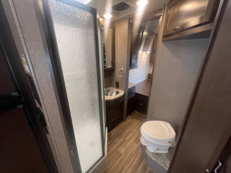2017 Thor Motor Coach ACE BUNK HOUSE