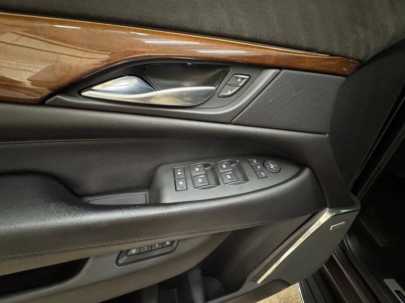 2017 Cadillac Escalade Luxury