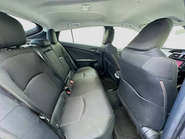 2022 Toyota Prius LE