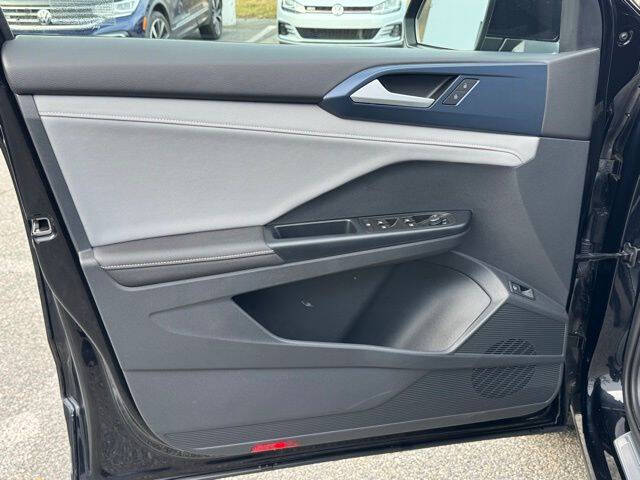 2024 Volkswagen Taos SE 4Motion