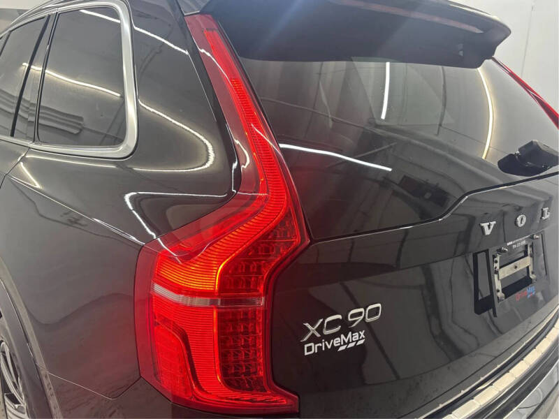 2020 Volvo XC90 T6 Inscription 6-Passenger