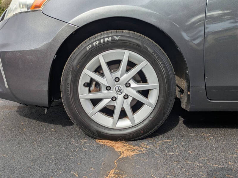 2012 Toyota Prius v Two