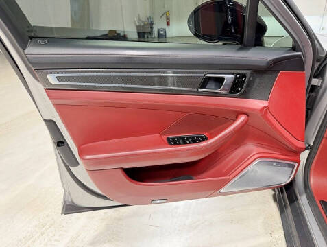 2017 Porsche Panamera Turbo