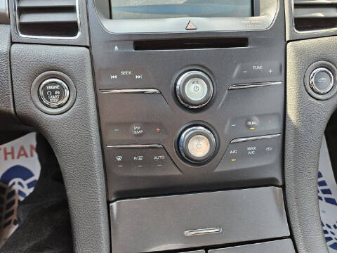 2017 Ford Taurus SEL