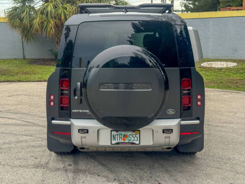 2023 Land Rover Defender 130 SE