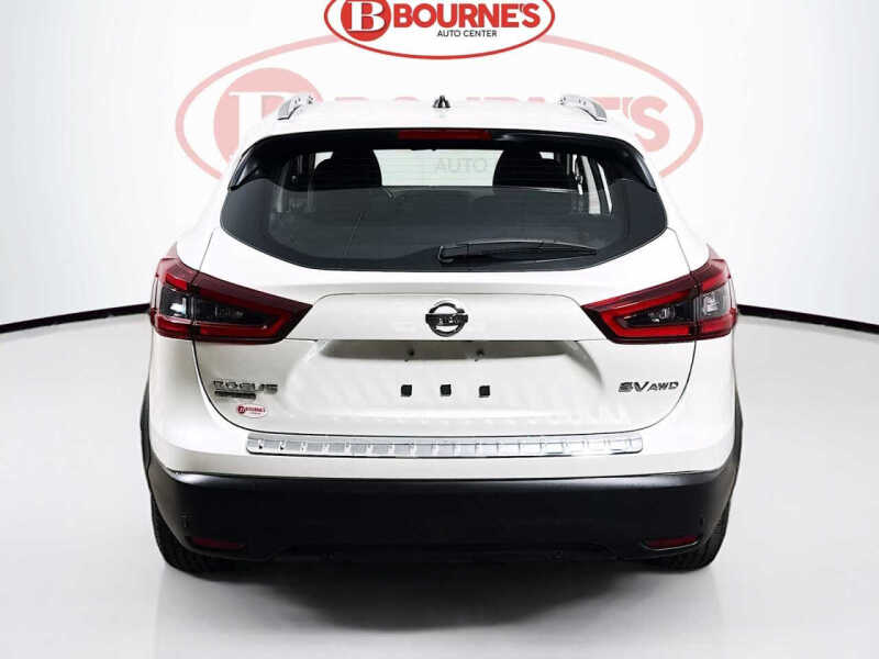 2022 Nissan Rogue Sport SV