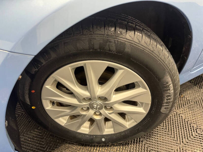 2012 Toyota Prius Plug-in Hybrid Advanced