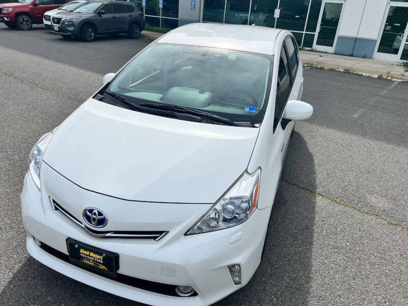 2012 Toyota Prius v Five