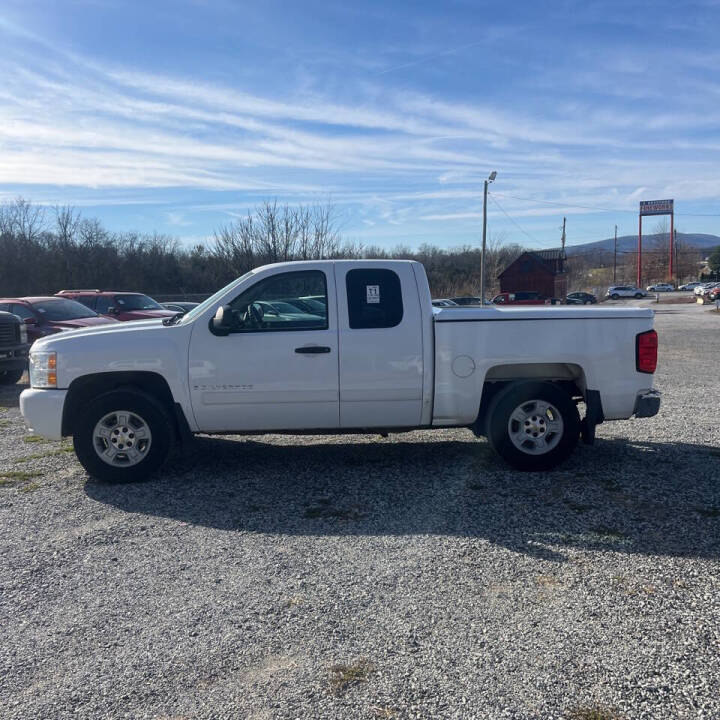 2007 Chevrolet Silverado 1500 Work Truck's photo