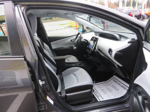 2022 Toyota Prius LE