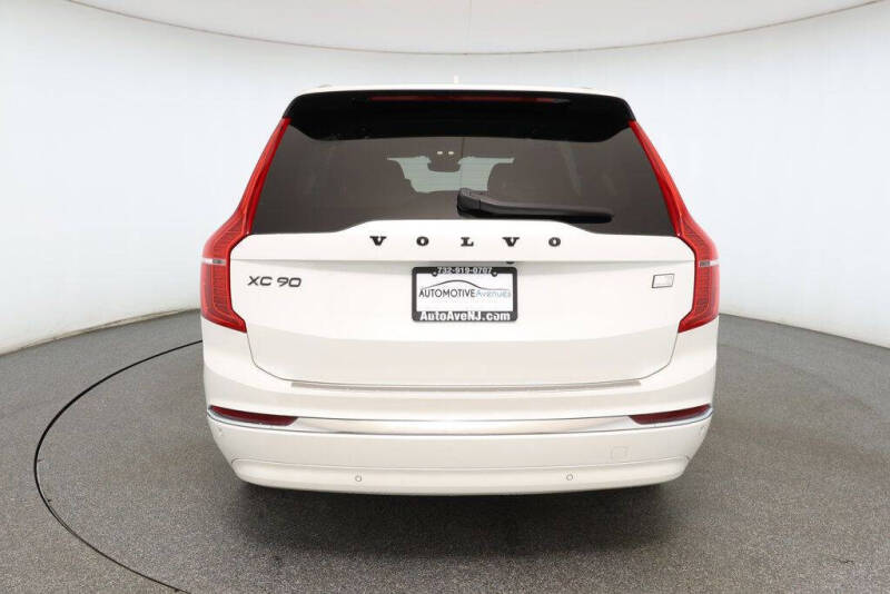 2024 Volvo XC90 Recharge T8 Plus Bright Theme 6P