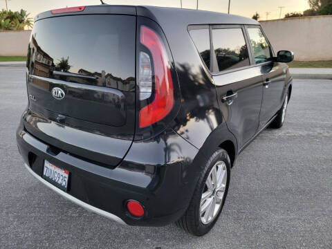 2017 Kia Soul +