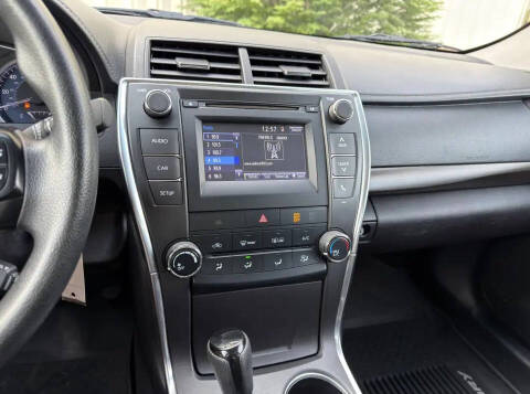2017 Toyota Camry LE