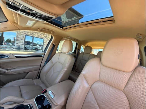 2017 Porsche Cayenne Platinum Edition