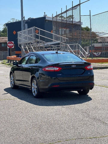 2014 Ford Fusion SE