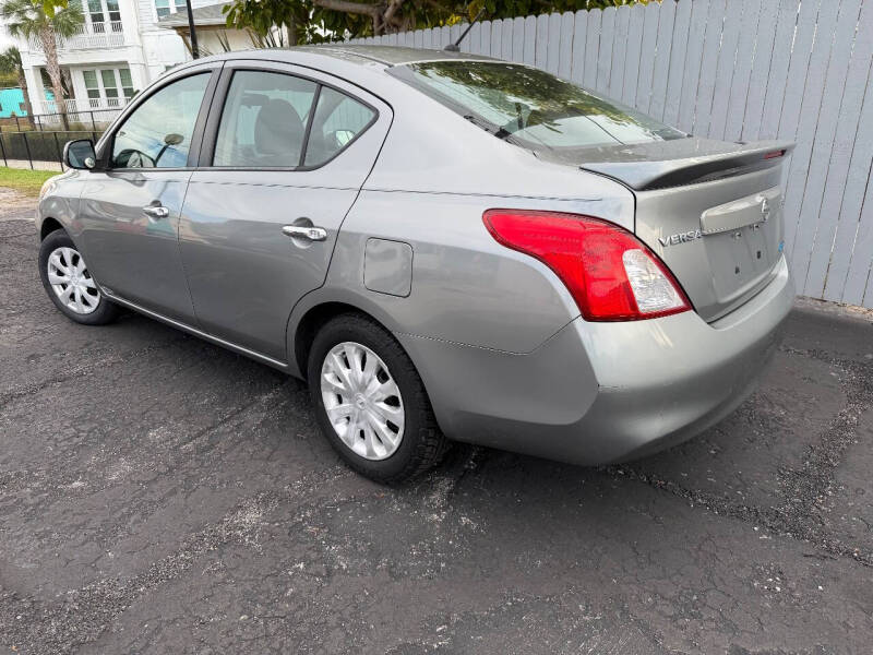 2013 Nissan Versa 1.6 SV