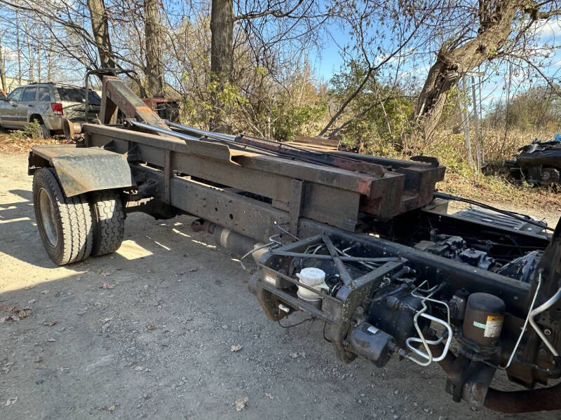 2001 UD Trucks UD2300