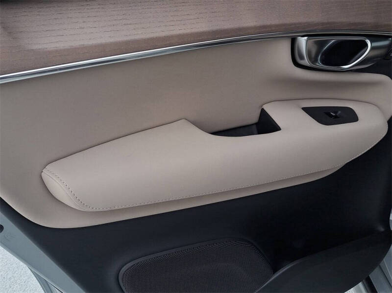 2026 Volvo XC90 B6 Plus 7P