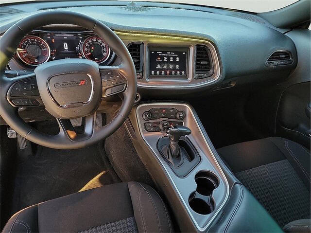 2022 Dodge Challenger SXT