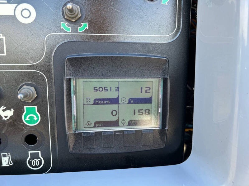 2015 Genie S-65 Boom / Manlift