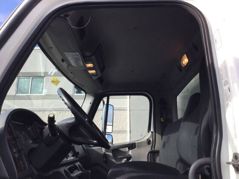 2015 Freightliner M2 106