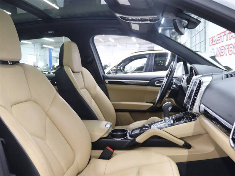 2018 Porsche Cayenne Platinum Edition