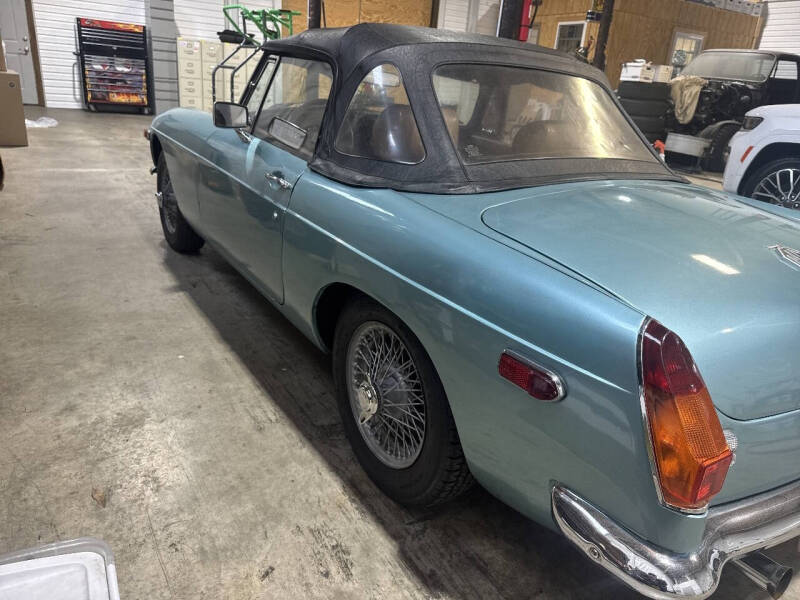 1974 MG B