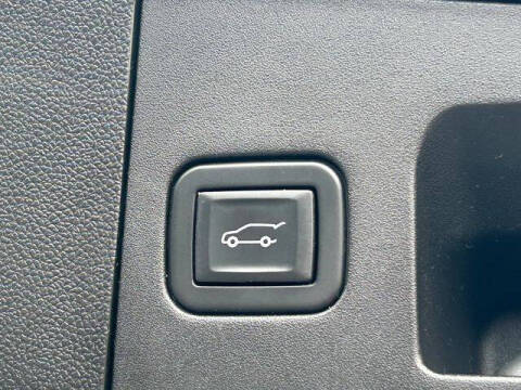 2022 Cadillac XT4 Premium Luxury