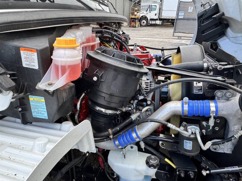 2020 Freightliner M2 106