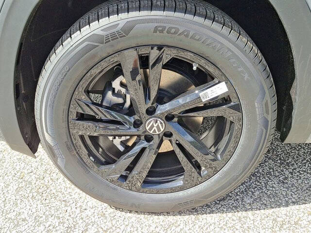 2026 Volkswagen Atlas Cross Sport SEL R-Line Black 4Motion