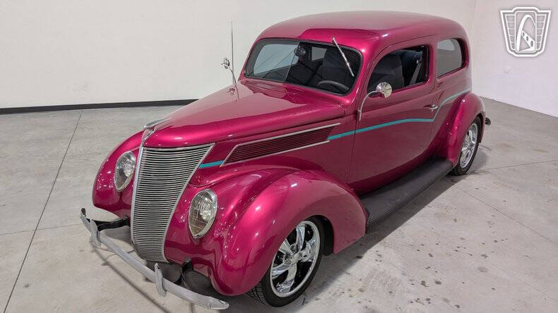1937 Ford Tudor