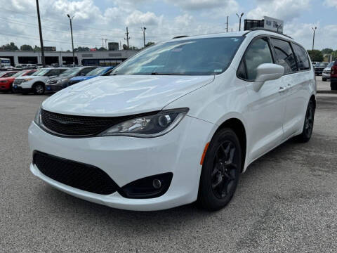 2018 Chrysler Pacifica Touring L Plus