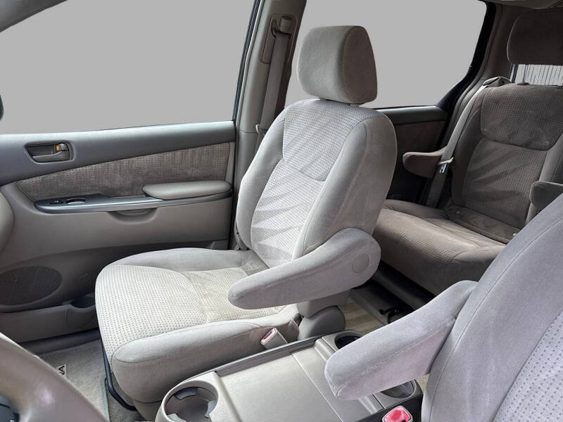 2008 Toyota Sienna LE 7-Passenger