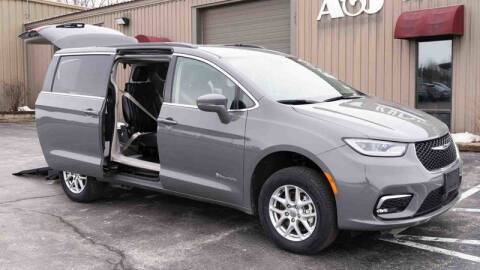 2022 Chrysler Pacifica Touring L