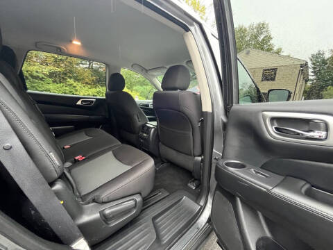 2019 Nissan Pathfinder S