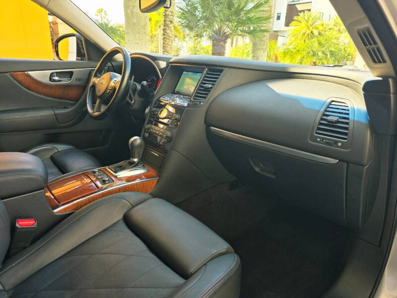2011 Infiniti FX50