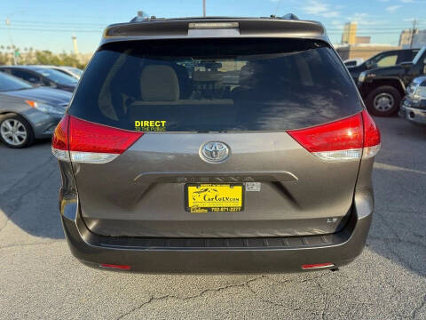 2011 Toyota Sienna LE 7-Passenger Auto Access Seat