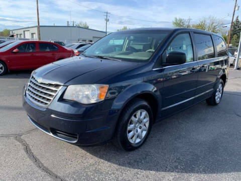 2009 Chrysler Town and Country for sale at RABI AUTO SALES LLC in Garden City ID