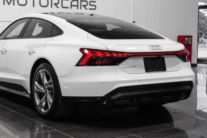 2022 Audi e-tron GT quattro Premium Plus