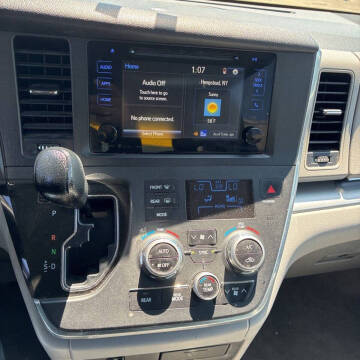 2017 Toyota Sienna