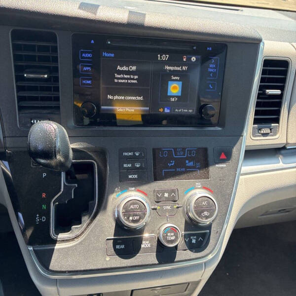 2017 Toyota Sienna