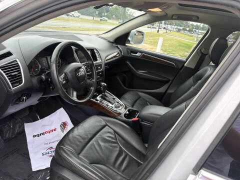 2011 Audi Q5 2.0T quattro Premium Plus
