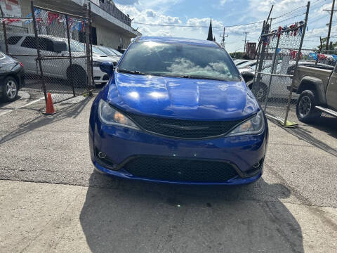 2018 Chrysler Pacifica Touring Plus