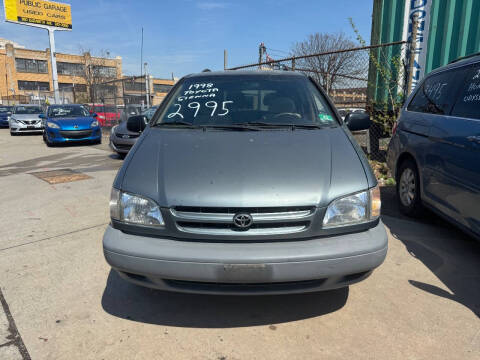 1998 Toyota Sienna LE