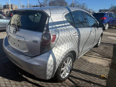 2013 Toyota Prius c Four